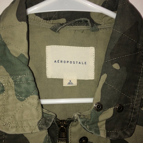 AÉROPOSTALE: S cropped camo “jean” jacket - Picture 4 of 4